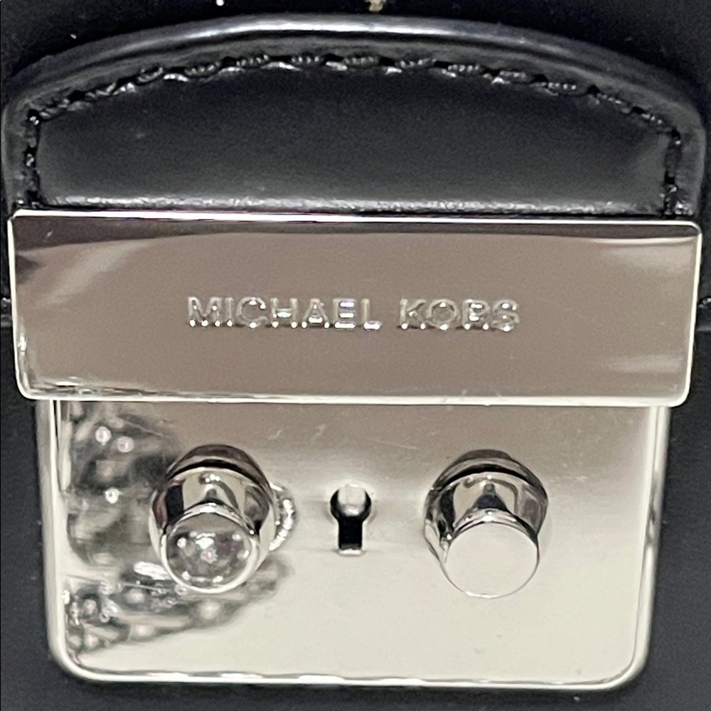 Michael Kors Crossbody Bag - Picture 5 of 8